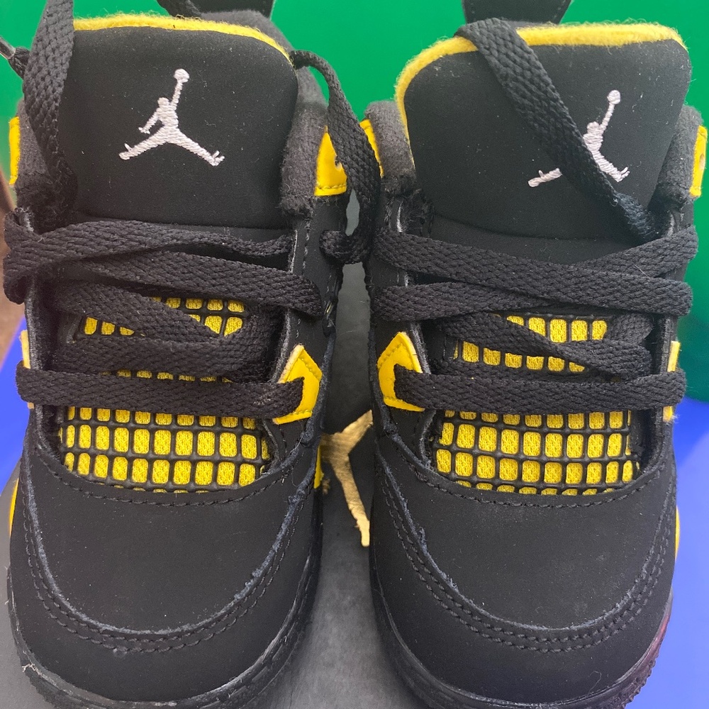 Jordan thunder 4 size 6c